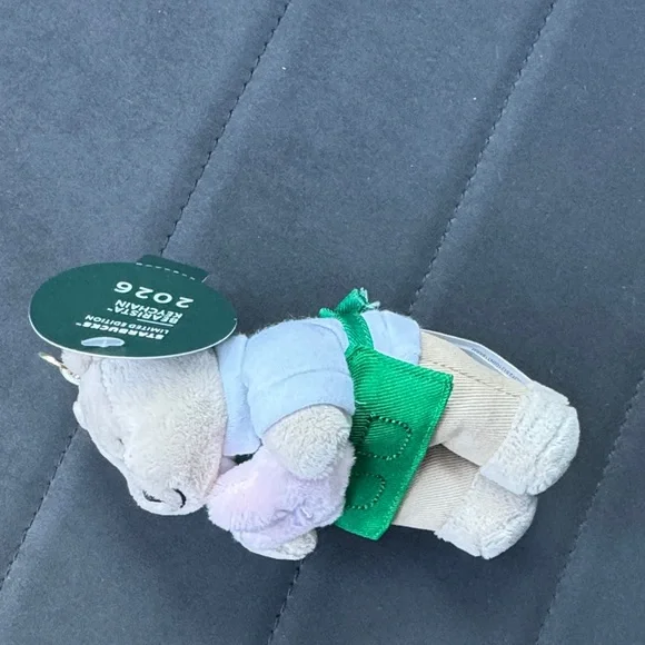 Starbucks Barista Bear with Pink Star Keychain Bag Charm - Picture 4 of 10